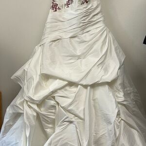 Ivory wedding dress